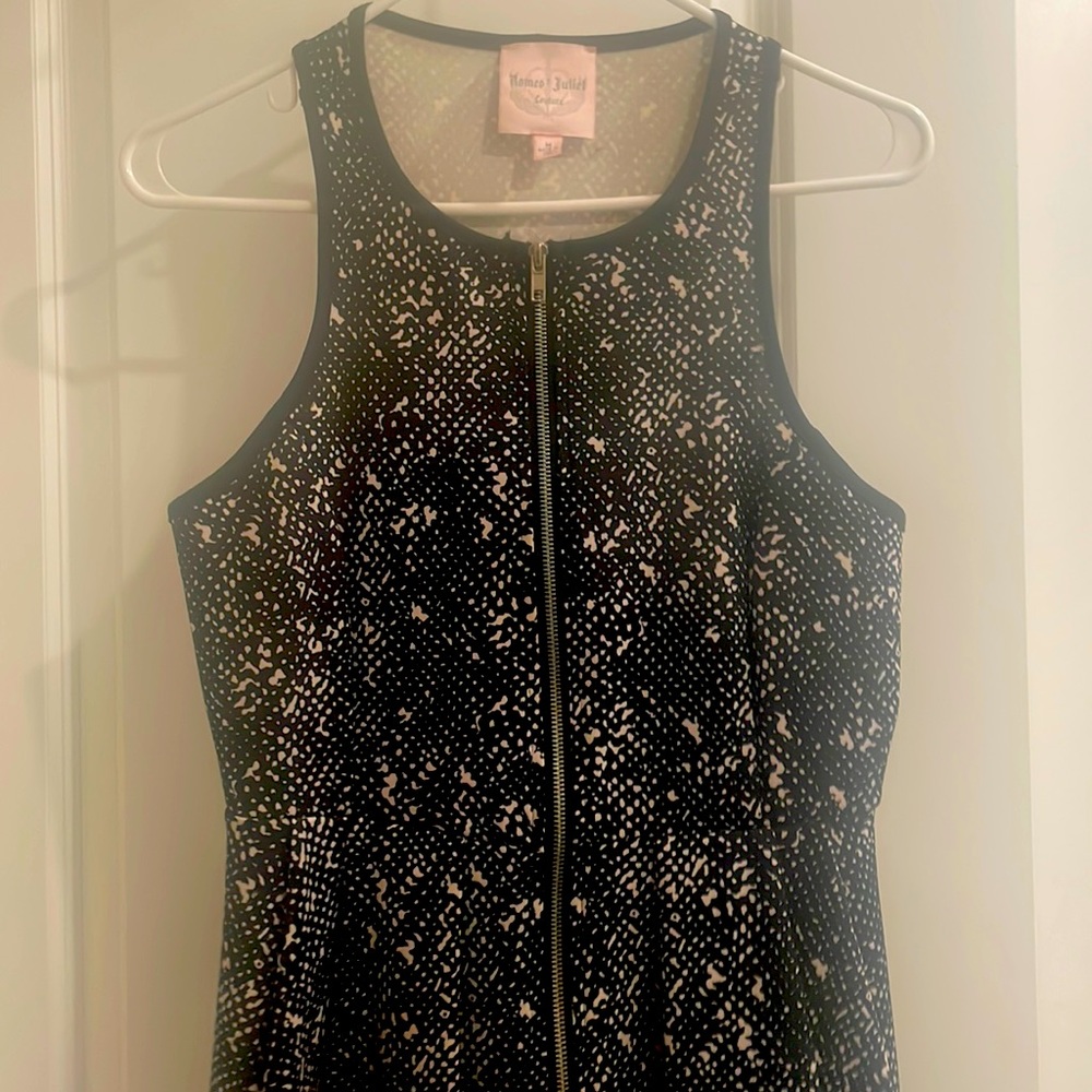 Black and White short dress. Ladies size medium, Romeo and Juliet Couture